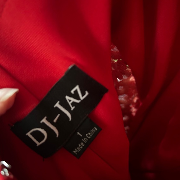 Red Formal dress - Picture 3 of 6